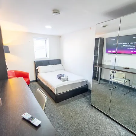 Sa Equipped 10 Mins From Centre And Next To Uob! Pensión