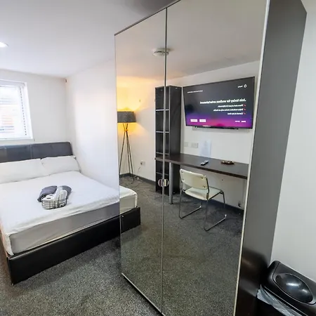 Sa Equipped 10 Mins From Centre And Next To Uob! Pensión Birmingam